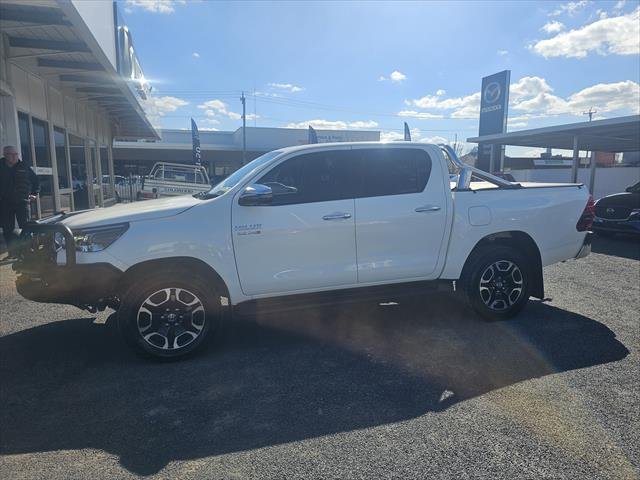 2023 Toyota Hilux SR5