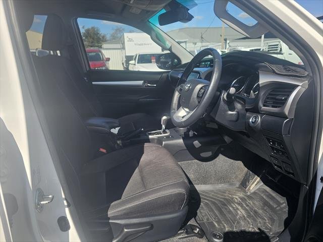 2023 Toyota Hilux SR5
