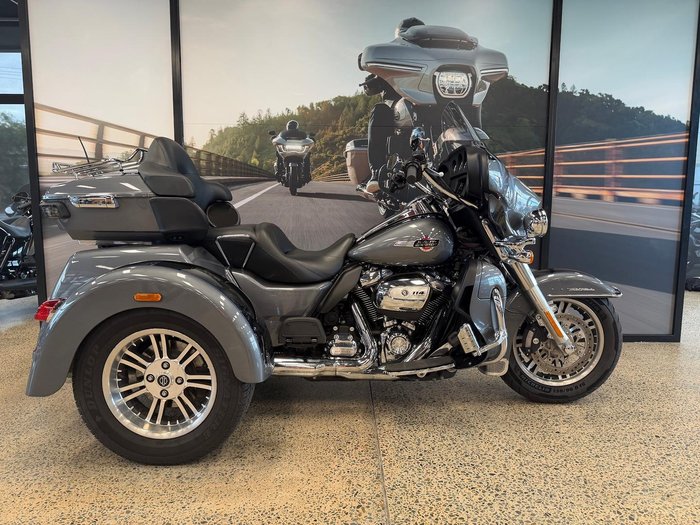 2022 Harley-Davidson Tri Glide Ultra 114 (FLHTCUTG)