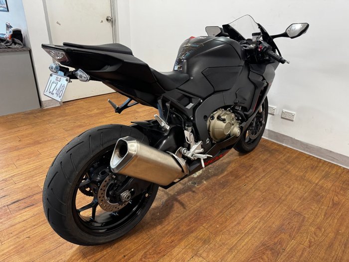 2017 Honda CBR1000RR (FIREBLADE) ABS Black