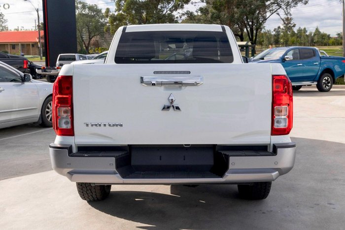 2026 Mitsubishi Triton GLX+