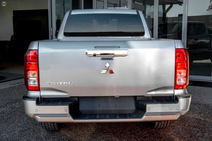 2026 Mitsubishi Triton GLX+