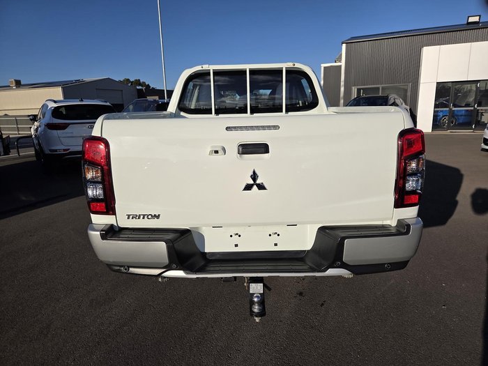 2022 Mitsubishi Triton GLX