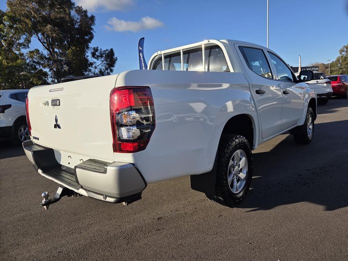 2022 Mitsubishi Triton GLX