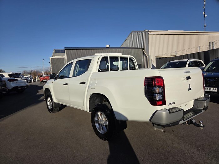 2022 Mitsubishi Triton GLX