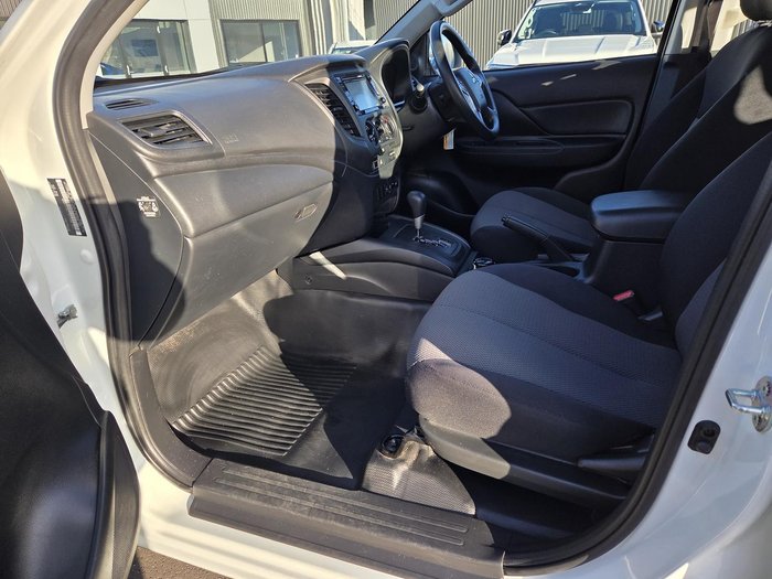 2022 Mitsubishi Triton GLX