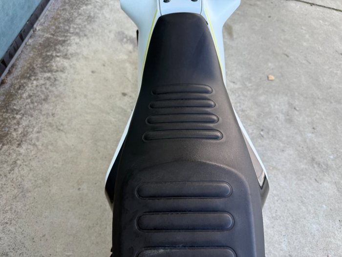 2018 HUSQVARNA VITPILEN 401 White