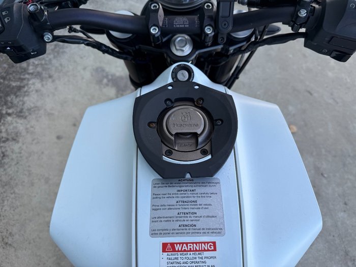 2018 HUSQVARNA VITPILEN 401 White