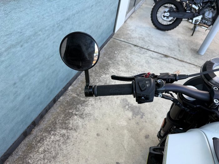 2018 HUSQVARNA VITPILEN 401 White