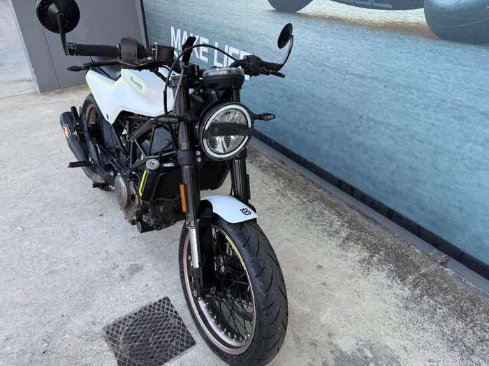 2018 HUSQVARNA VITPILEN 401 White