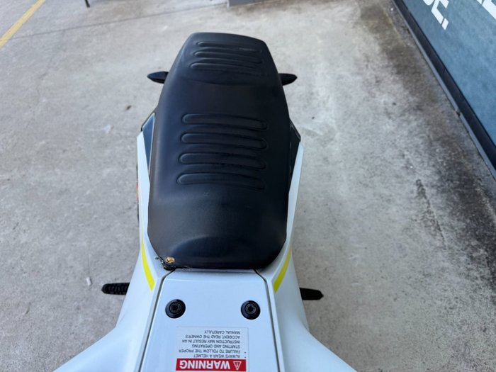 2018 HUSQVARNA VITPILEN 401 White