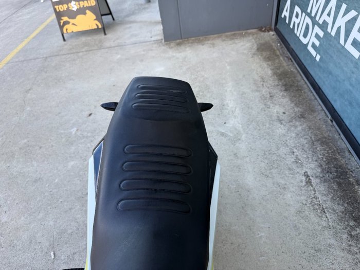 2018 HUSQVARNA VITPILEN 401 White