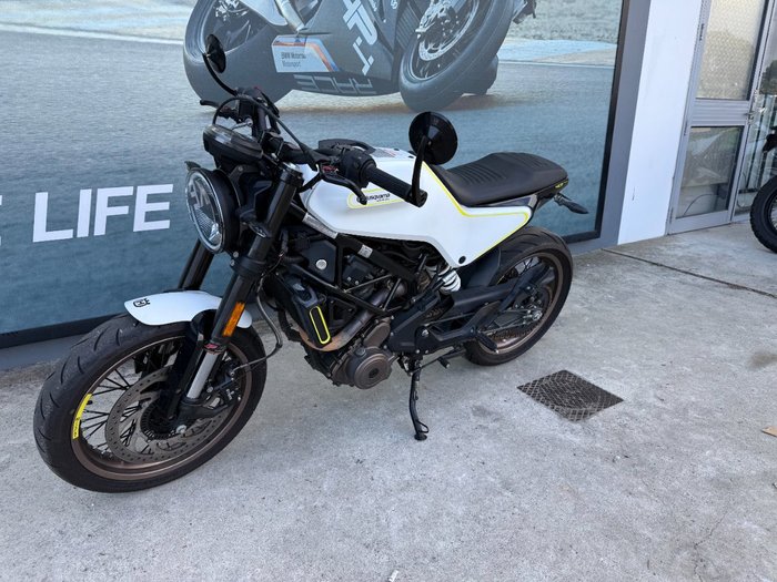 2018 HUSQVARNA VITPILEN 401 White