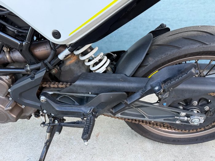 2018 HUSQVARNA VITPILEN 401 White