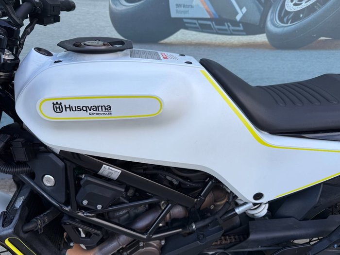 2018 HUSQVARNA VITPILEN 401 White