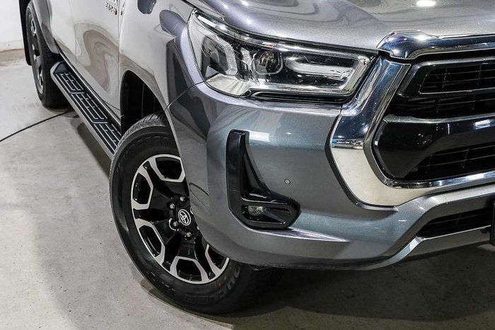 2022 Toyota Hilux SR5