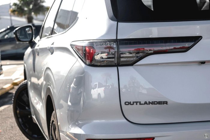 2026 Mitsubishi Outlander Black Edition ZM MY26 White Diamond
