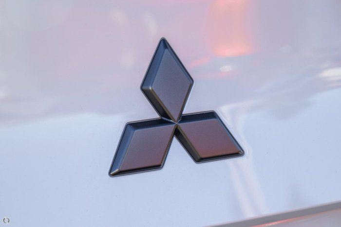 2026 Mitsubishi Outlander Black Edition ZM MY26 White Diamond