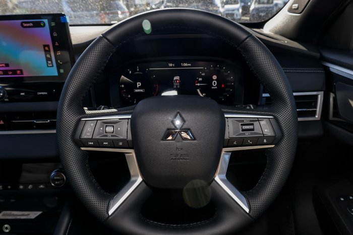 2026 Mitsubishi Outlander Black Edition ZM MY26 White Diamond