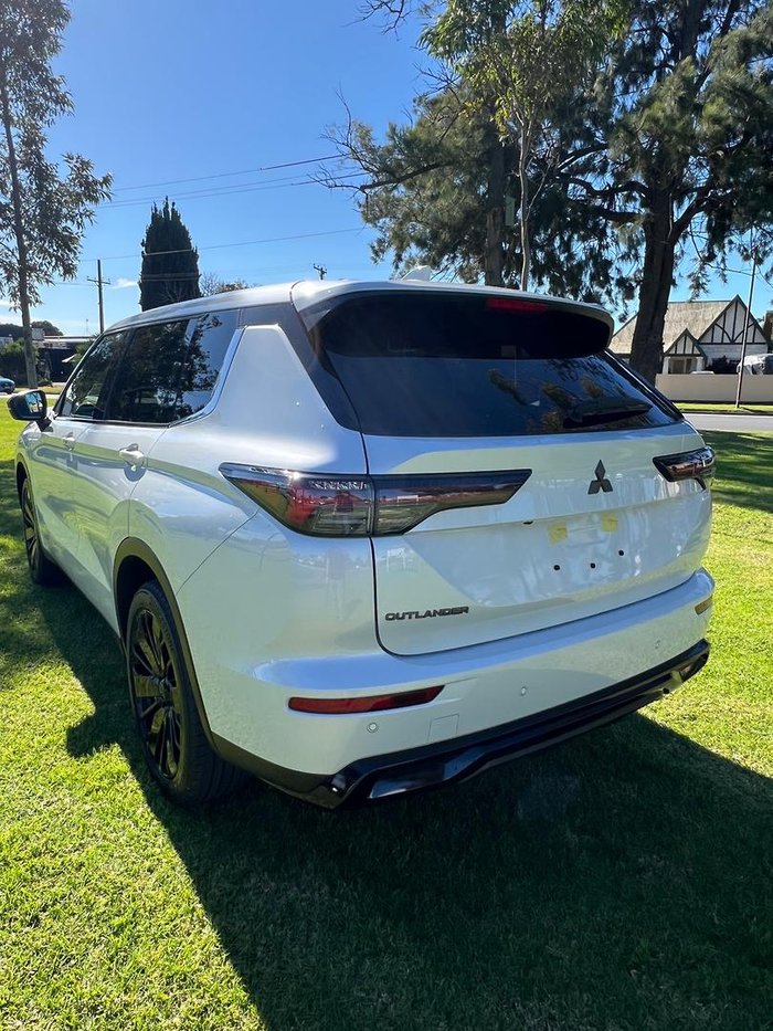 2026 Mitsubishi Outlander Black Edition ZM MY26 White Diamond