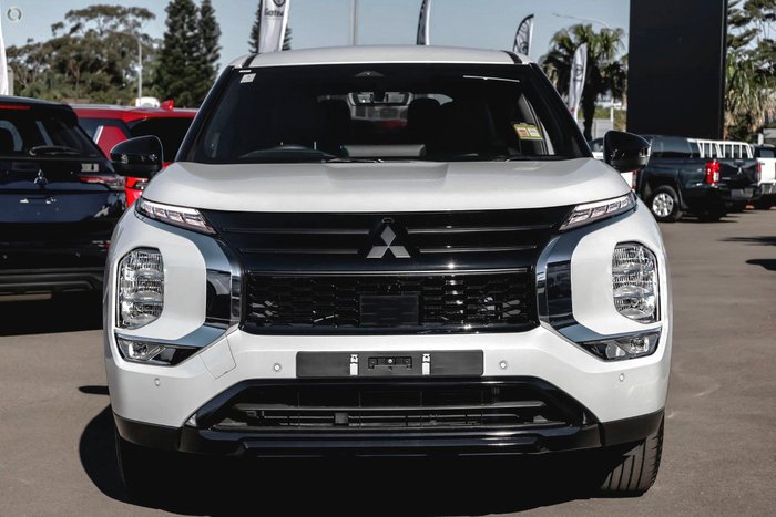 2026 Mitsubishi Outlander Black Edition ZM MY26 White Diamond