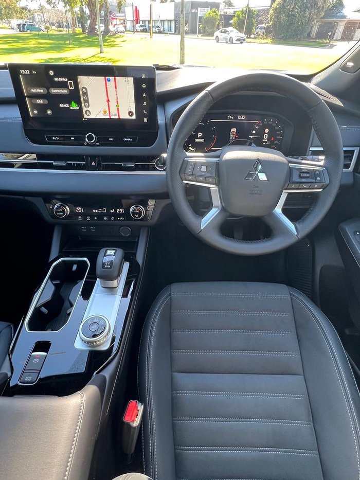 2026 Mitsubishi Outlander Black Edition ZM MY26 White Diamond