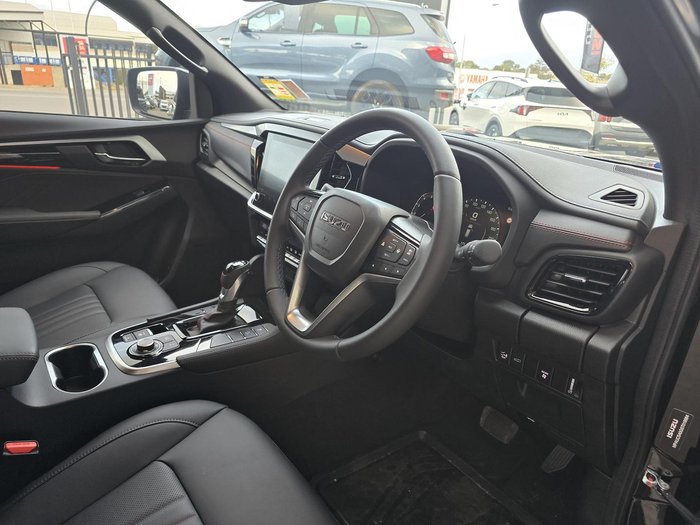 2025 Isuzu MU-X X-TERRAIN