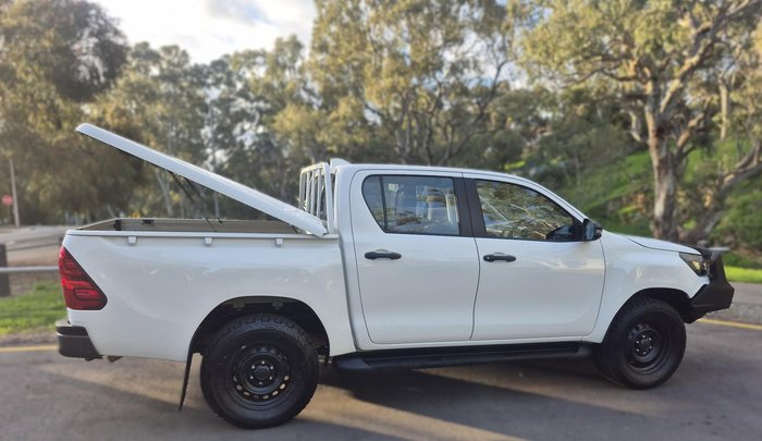 2021 Toyota Hilux SR