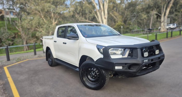 2021 Toyota Hilux SR