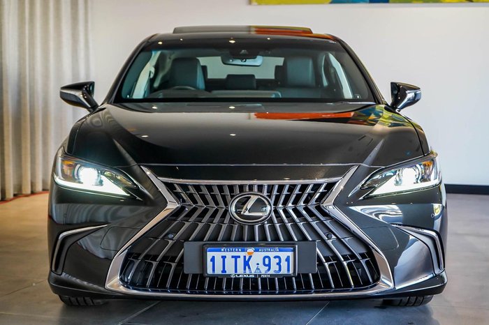 2025 Lexus ES 300h Luxury