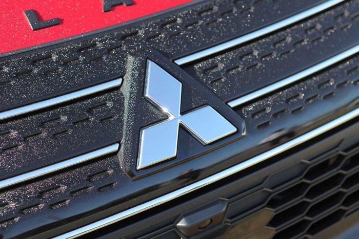2024 Mitsubishi Outlander ES
