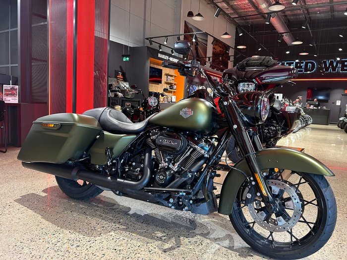 2022 Harley-Davidson Road King Special 114 (FLHRXS) Touring Green