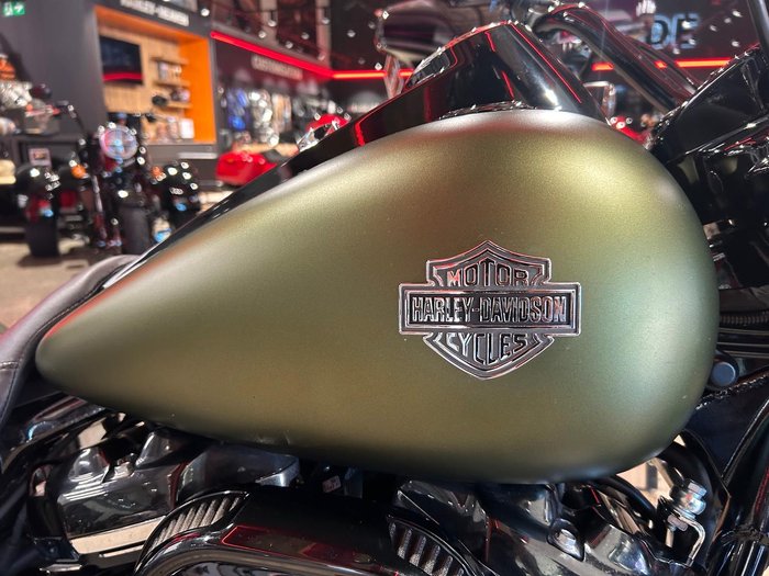2022 Harley-Davidson Road King Special 114 (FLHRXS) Touring Green