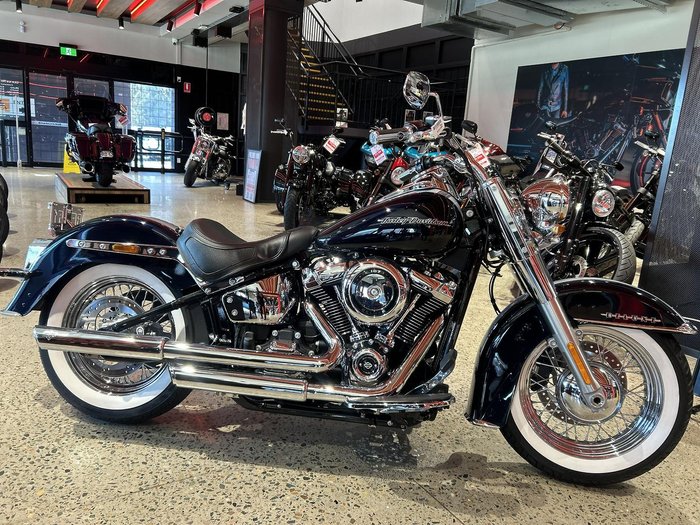 2019 Harley-Davidson Deluxe 107 (FLDE) Softail Blue