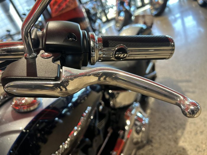 2019 Harley-Davidson Deluxe 107 (FLDE) Softail Blue