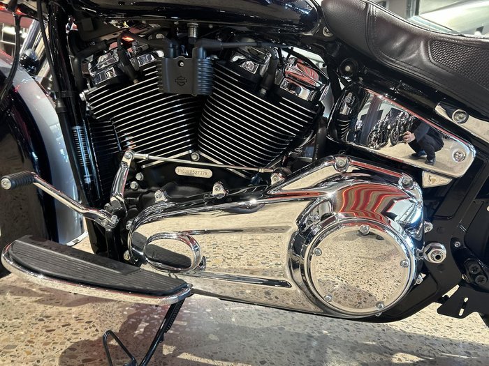 2019 Harley-Davidson Deluxe 107 (FLDE) Softail Blue