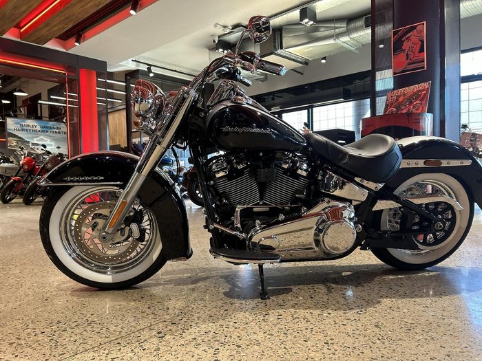 2019 Harley-Davidson Deluxe 107 (FLDE) Softail Blue
