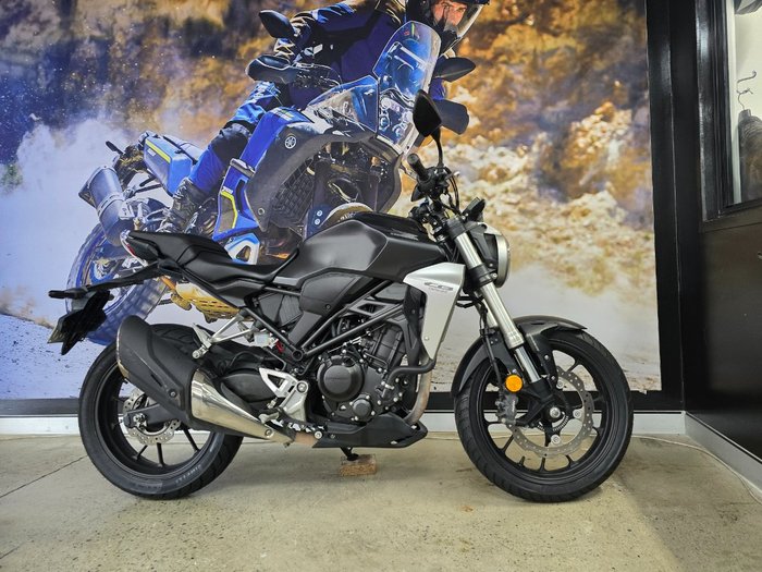 2018 Honda CB300R BLACK