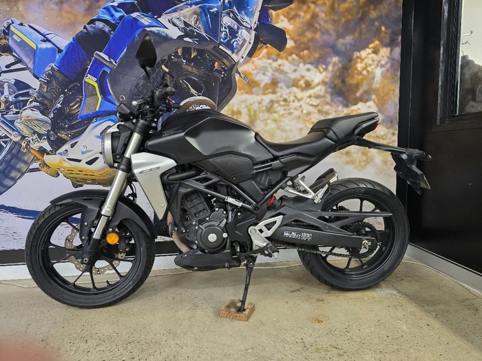 2018 Honda CB300R BLACK