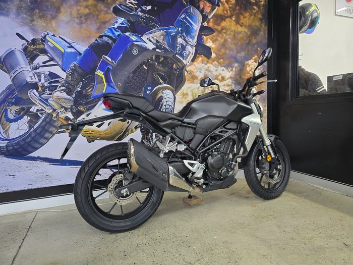 2018 Honda CB300R BLACK