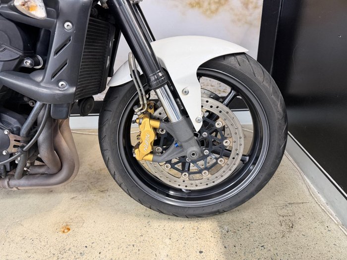 2012 Triumph STREET TRIPLE WHITE