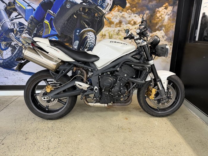 2012 Triumph STREET TRIPLE WHITE