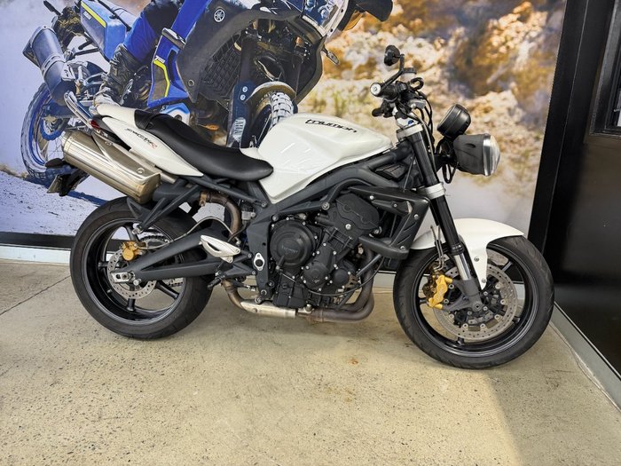2012 Triumph STREET TRIPLE WHITE