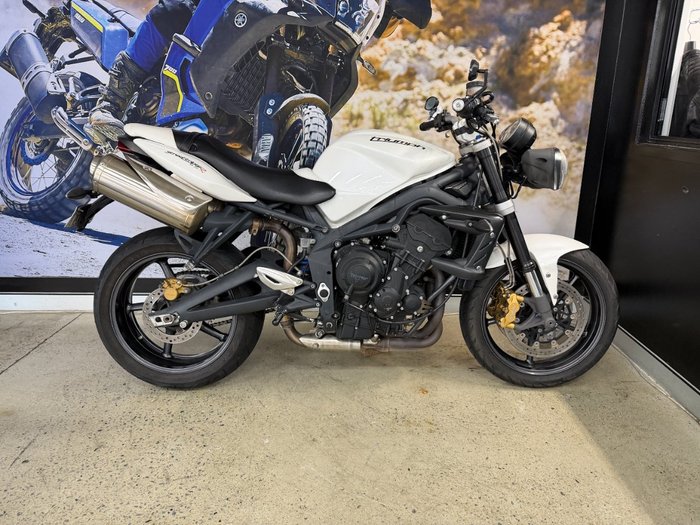 2012 Triumph STREET TRIPLE WHITE