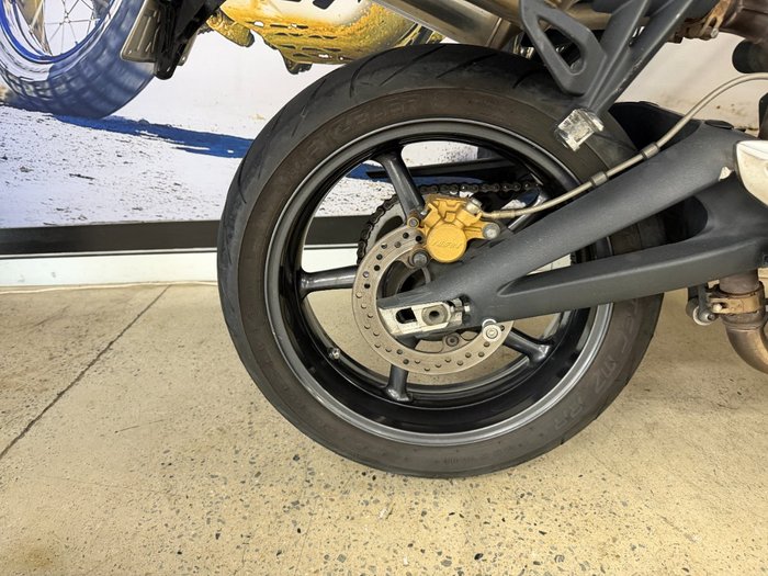 2012 Triumph STREET TRIPLE WHITE