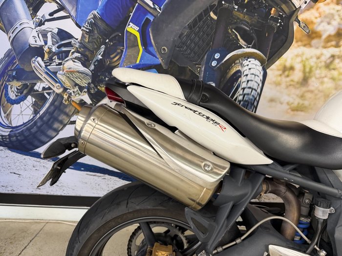 2012 Triumph STREET TRIPLE WHITE