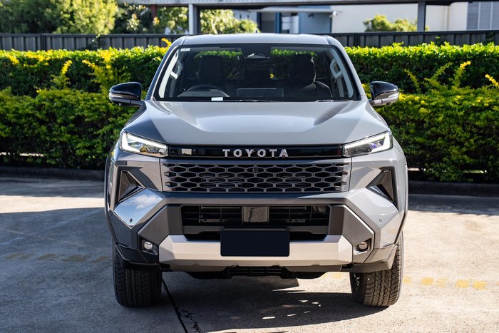 2026 Toyota Hilux SR5 48V