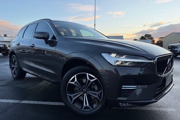2022 Volvo XC60 B5 Momentum
