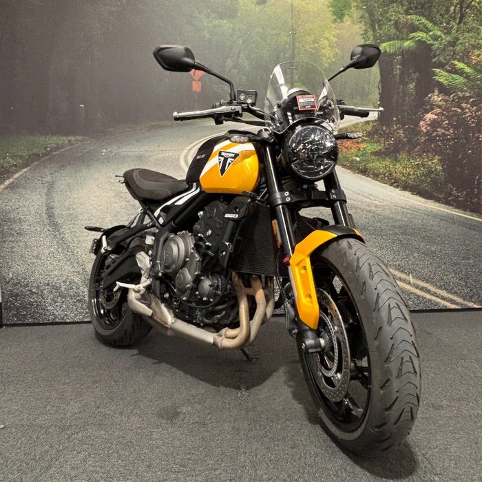 2025 Triumph TRIDENT 660 Black