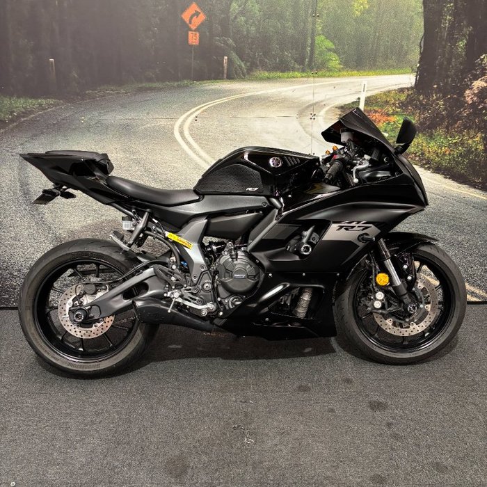 2024 Yamaha YZF-R7LA Black